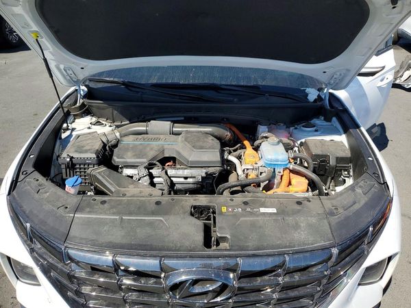 2024 HYUNDAI TUCSON Limited — Engine bay