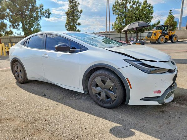 2024 TOYOTA PRIUS — Passenger 3/4