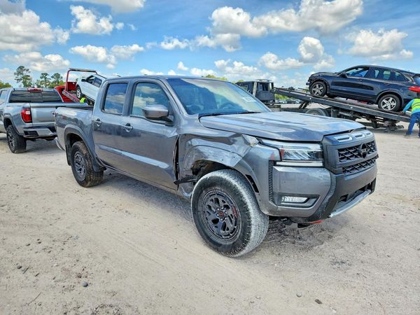 2025 NISSAN FRONTIER — Passenger 3/4