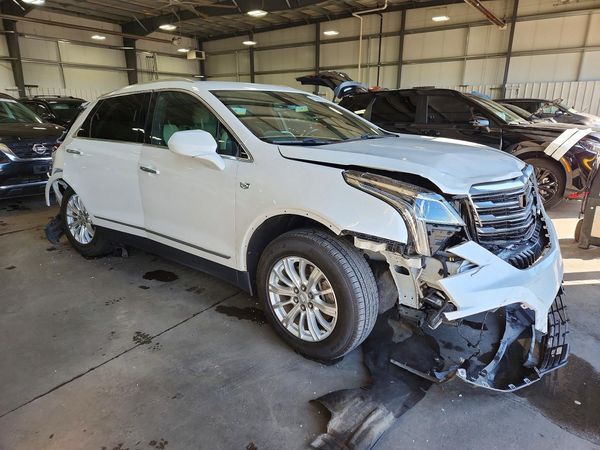 2017 CADILLAC XT5 Base