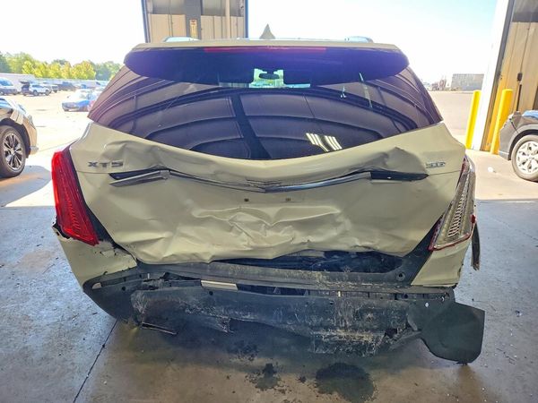 2017 CADILLAC XT5 Base