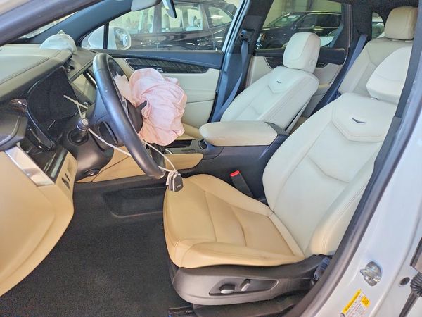 2017 CADILLAC XT5 Base