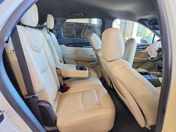 2017 CADILLAC XT5 Base