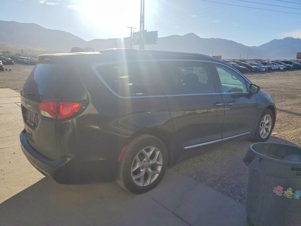 2017 CHRYSLER PACIFICA Touring L Plus