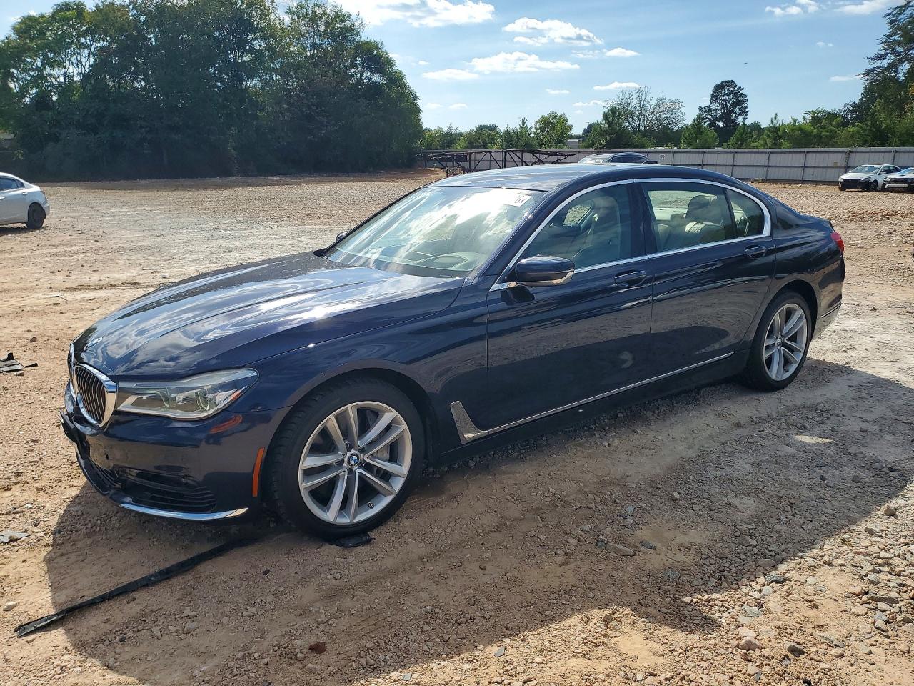 2016 BMW 750