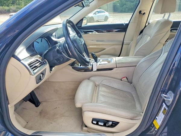 2016 BMW 750