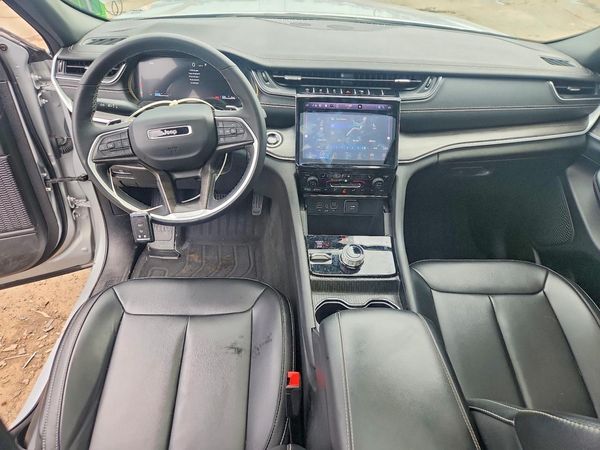 2025 JEEP GRAND CHEROKEE