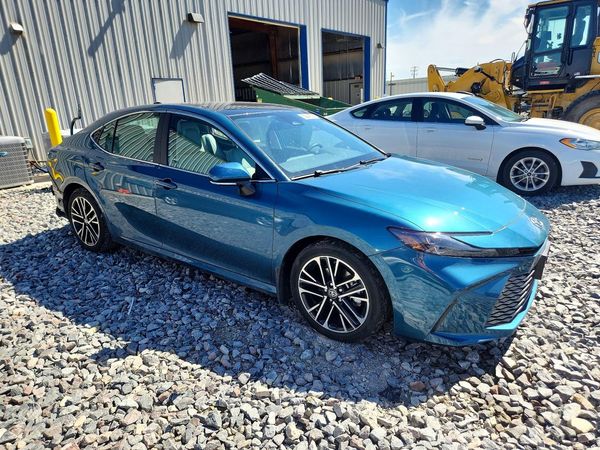 2025 TOYOTA CAMRY