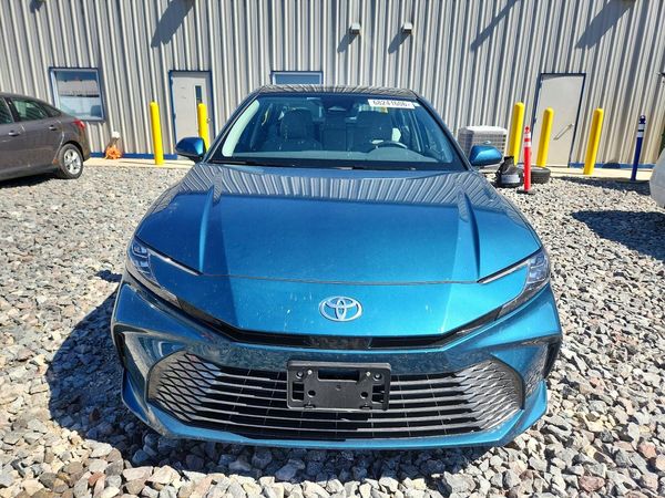 2025 TOYOTA CAMRY