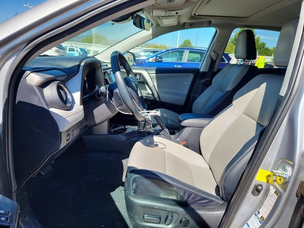 2017 TOYOTA RAV4 Ltd/SE Platinum