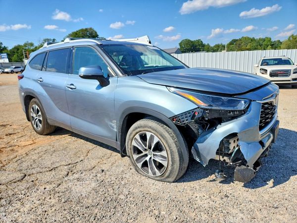 2022 TOYOTA HIGHLANDER