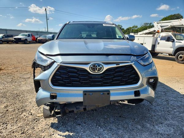 2022 TOYOTA HIGHLANDER