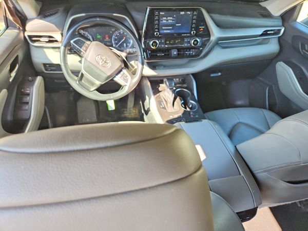 2022 TOYOTA HIGHLANDER