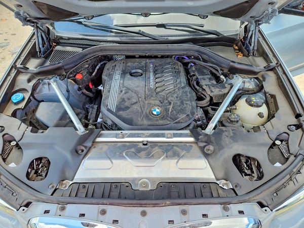 2025 BMW X4 M40i