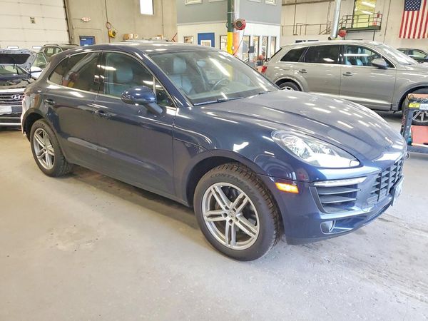 2018 PORSCHE MACAN