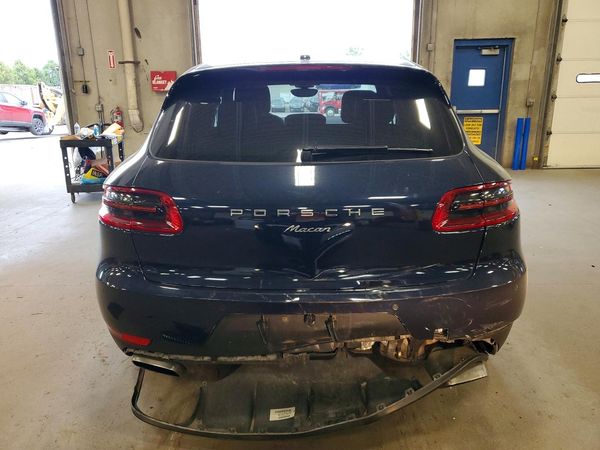 2018 PORSCHE MACAN