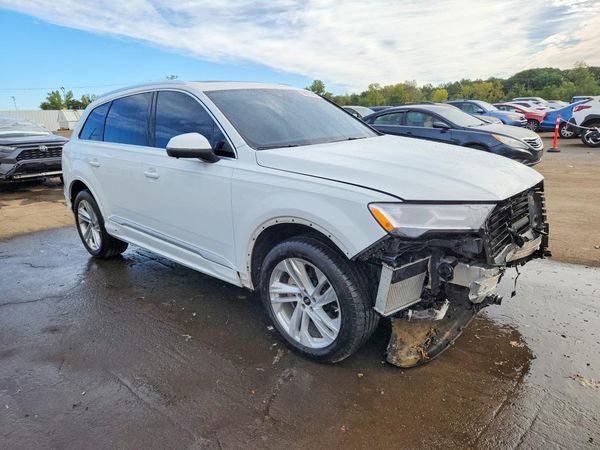 2022 AUDI Q7 quattro Premium Plus