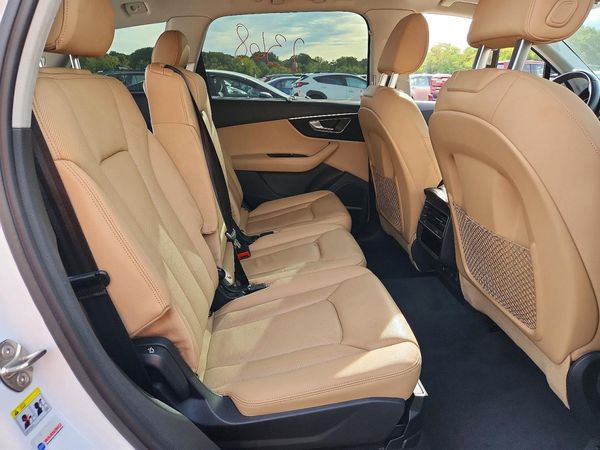 2022 AUDI Q7 quattro Premium Plus
