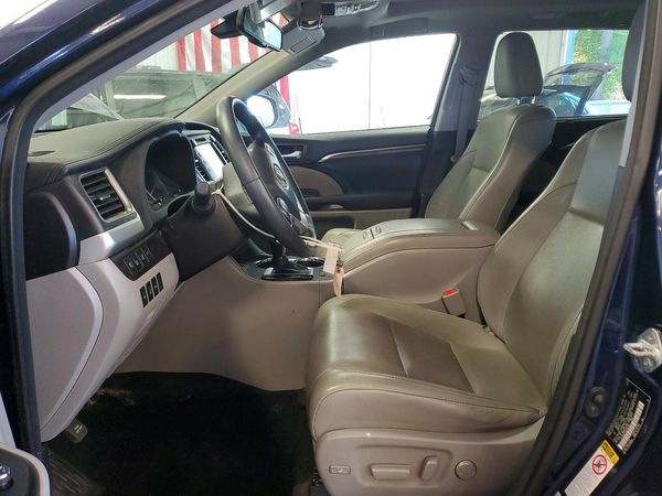 2016 TOYOTA HIGHLANDER