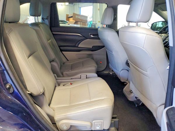 2016 TOYOTA HIGHLANDER