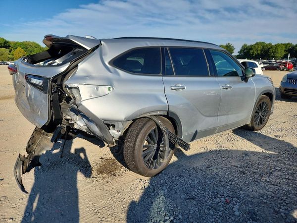 2024 TOYOTA HIGHLANDER