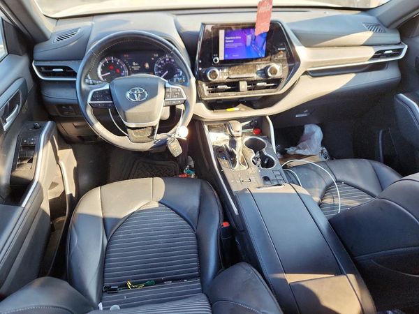 2024 TOYOTA HIGHLANDER