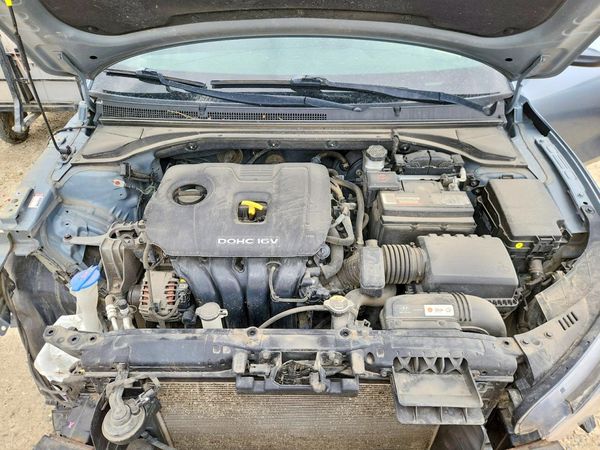 2019 HYUNDAI VELOSTER 2.0L and 2.0L Premium — Engine bay