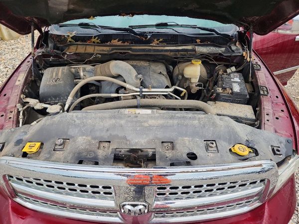 2017 RAM 1500 Laramie — Engine bay