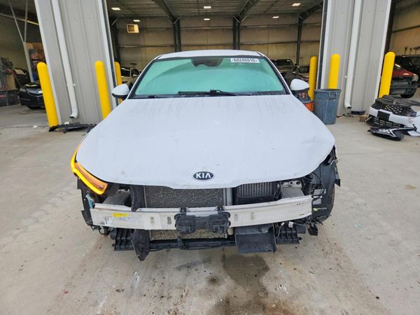 2022 KIA K5