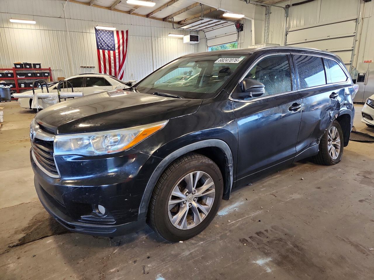 2015 TOYOTA HIGHLANDER Base/Hybrid — Front 3/4