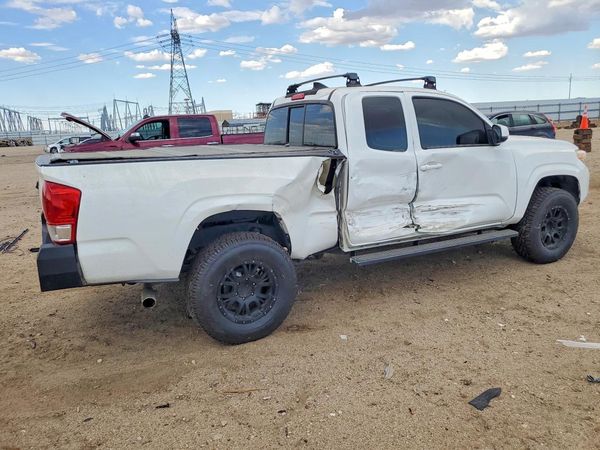 2017 TOYOTA TACOMA