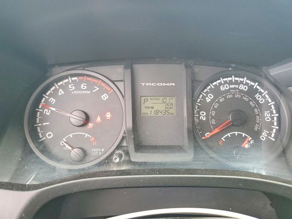 2017 TOYOTA TACOMA