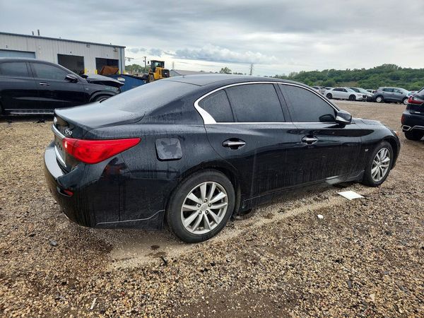 2015 INFINITI Q50