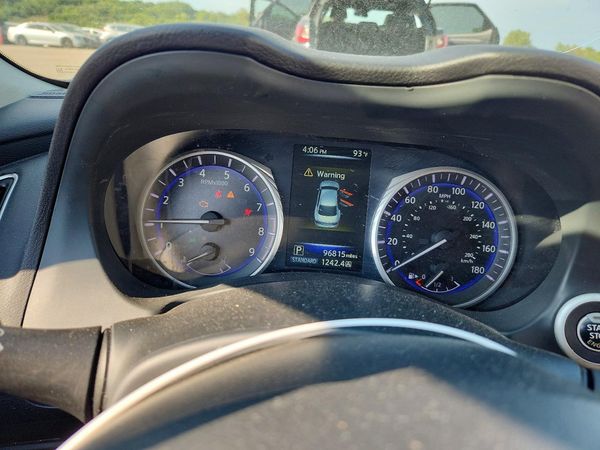 2015 INFINITI Q50