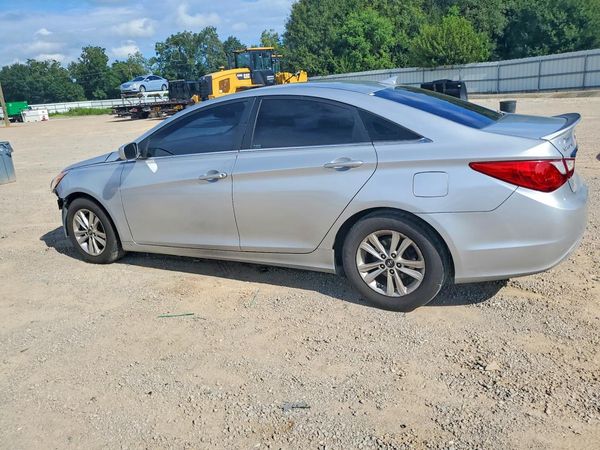 2013 HYUNDAI SONATA GLS/ GLS Popular