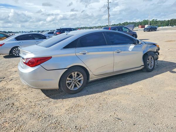 2013 HYUNDAI SONATA GLS/ GLS Popular