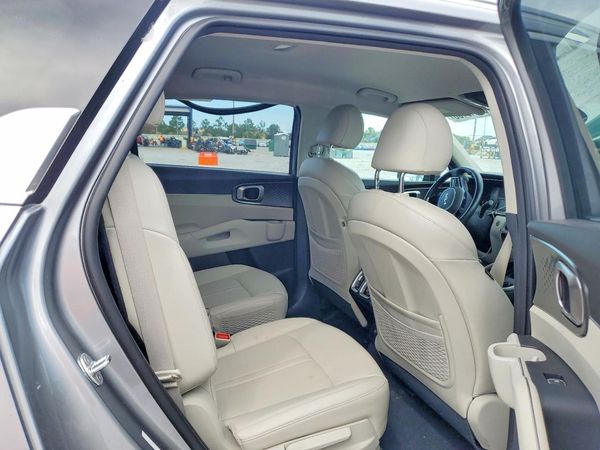 2022 KIA SORENTO S
