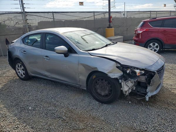2015 MAZDA 3