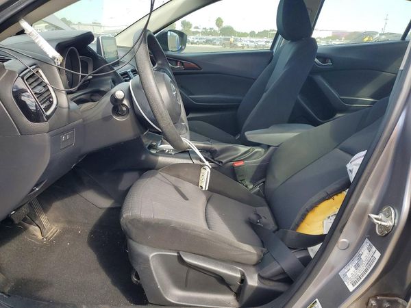 2015 MAZDA 3