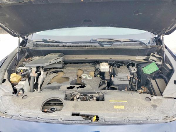 2018 INFINITI QX60 — Engine bay