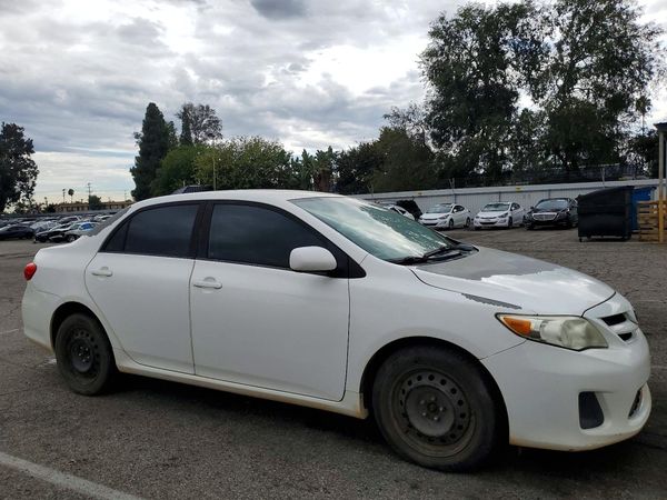 2012 TOYOTA COROLLA