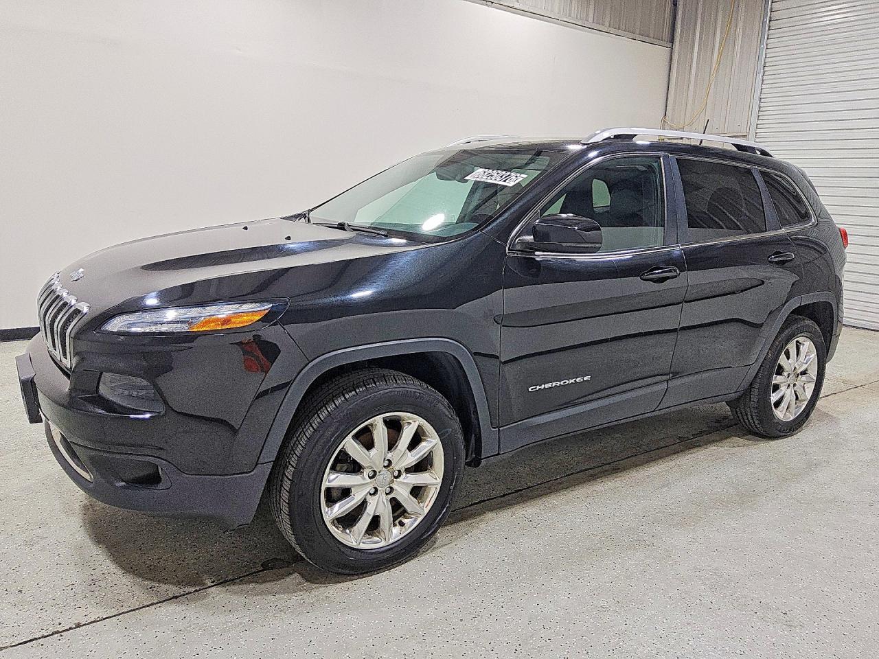 2016 JEEP CHEROKEE Limited — Front 3/4
