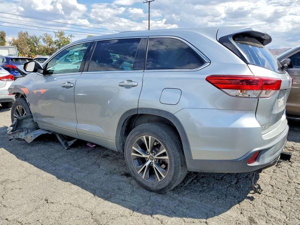 2017 TOYOTA HIGHLANDER LE/LE Plus