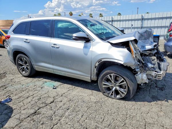 2017 TOYOTA HIGHLANDER LE/LE Plus