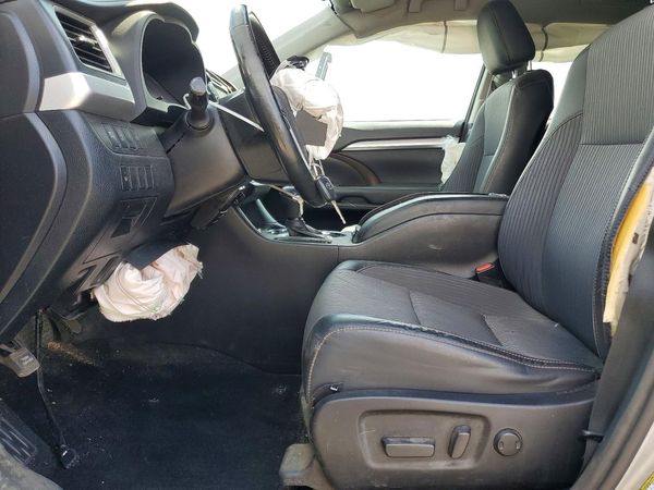 2017 TOYOTA HIGHLANDER LE/LE Plus