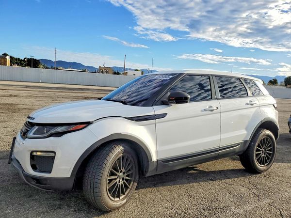 2017 LAND ROVER RANGEROVER SE — Front 3/4