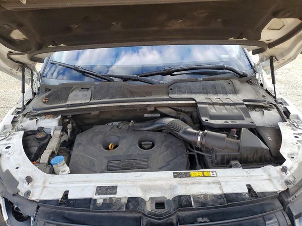 2017 LAND ROVER RANGEROVER SE — Engine bay