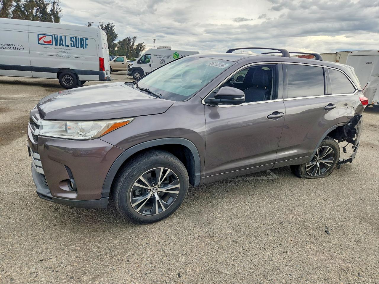 2017 TOYOTA HIGHLANDER LE/LE Plus
