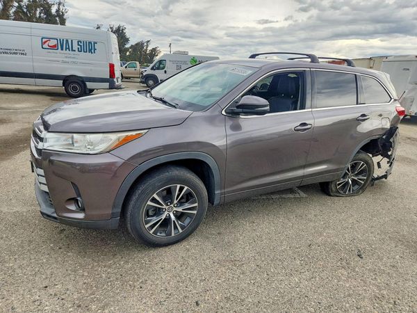2017 TOYOTA HIGHLANDER LE/LE Plus
