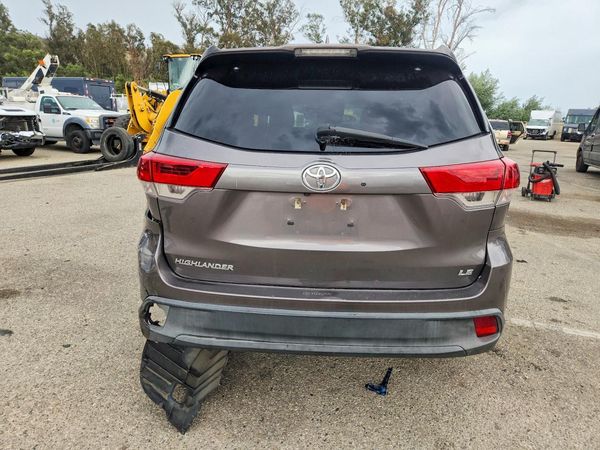 2017 TOYOTA HIGHLANDER LE/LE Plus
